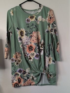 Reborn J Sage Green Floral Knot-Front Tunic
